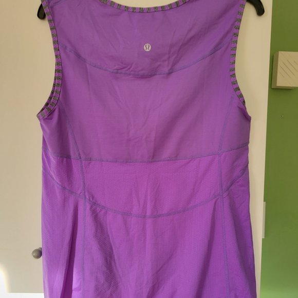 lululemon sleeveless Workout top - Picture 2 of 2